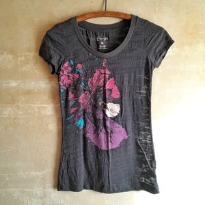 324a. dark gray vintage Energie sheer flower 2010s graphic tee, M